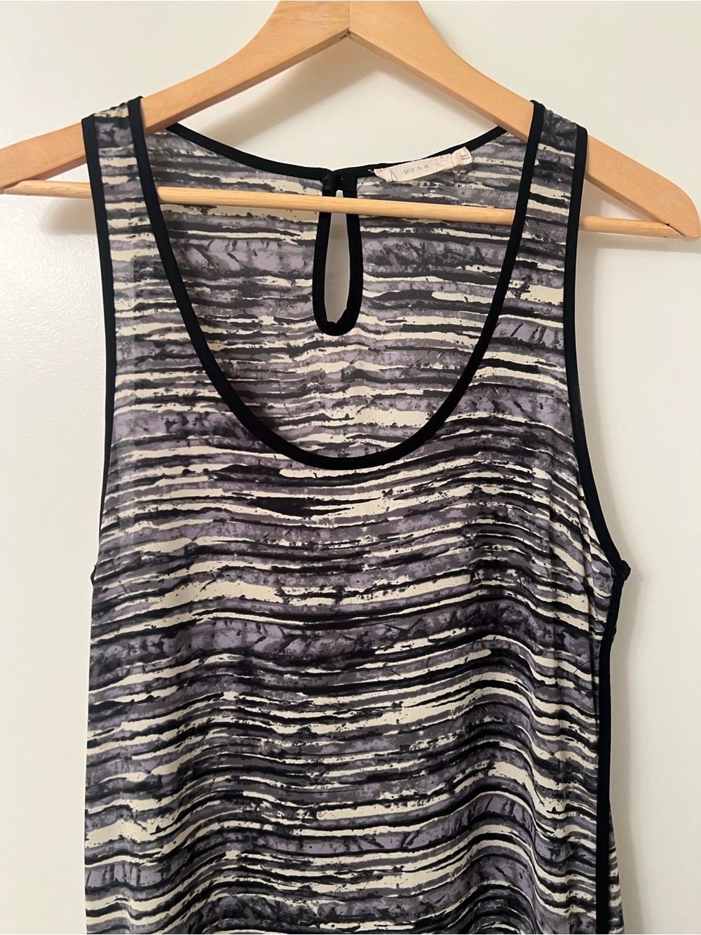 Lush Abstract Mesh Dress – Grey and Black, Size Small - Picture 4 of 8